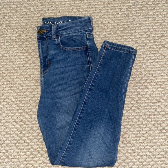 AMERICAN EAGLE OUTFITTERS JEANS